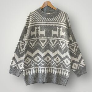H&M Gray and White Patterned Sweater